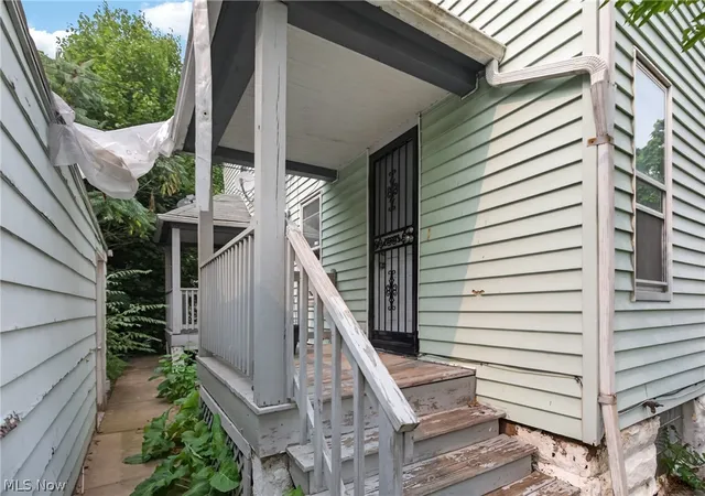image of 1186 E 114th St, Cleveland, OH 44108 | MLS# 5228741