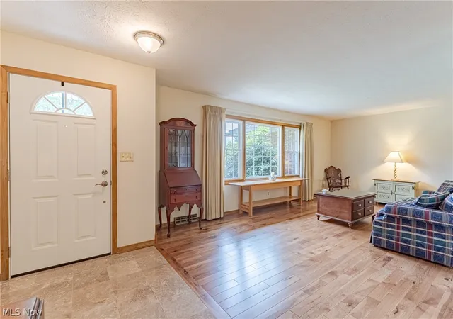 2nd image of 86 Blue Hill Ln, Fairlawn, OH 44333 | MLS# 5228711