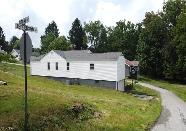 3rd image of 103 Jefferson St, Saint Clairsville, OH 43950 | MLS# 5228786
