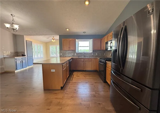 Photo 3 of Sale Pending at 5788 W Breezeway Dr, North Ridgeville, OH 44039 | MLS# 5228768 | Listing updated on 2026-07-22