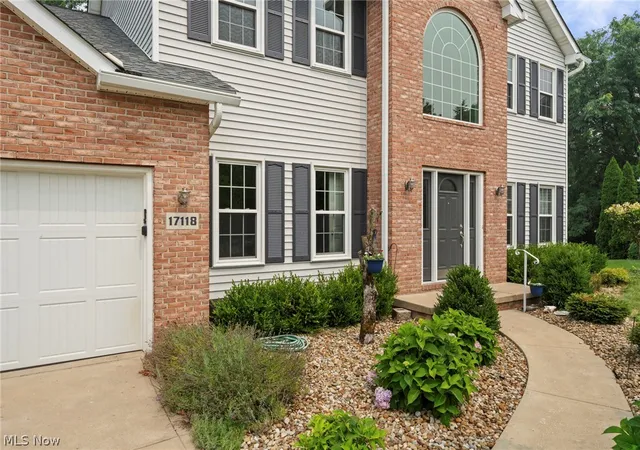 4th image of 17118 Woodlawn Ct, Strongsville, OH 44149 | MLS# 5228740