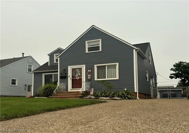 Photo 2 of Sale Pending at 5502 Renwood Dr, Cleveland, OH 44129 | MLS# 5228745 | Listing updated on 2026-07-24