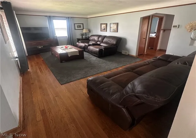 Photo 3 of Sale Pending at 5502 Renwood Dr, Cleveland, OH 44129 | MLS# 5228745 | Listing updated on 2026-07-24
