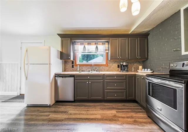 4th image of 6102 Vale View Dr Sw, Sherrodsville, OH 44675 | MLS# 5228522
