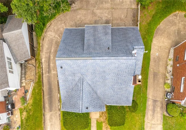 Photo 3 of Sale Pending at 1496 Columbus Cir, Steubenville, OH 43952 | MLS# 5222817 | Listing updated on 2026-07-25