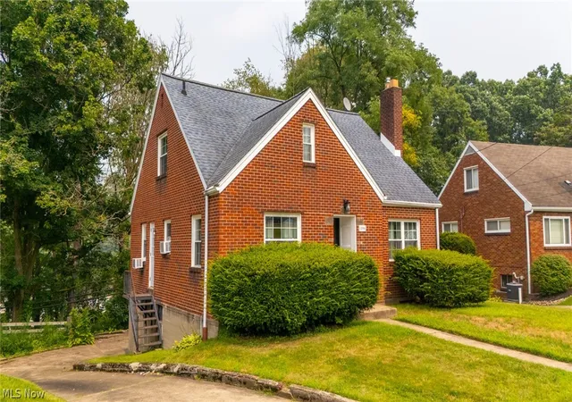 Photo 4 of Sale Pending at 1496 Columbus Cir, Steubenville, OH 43952 | MLS# 5222817 | Listing updated on 2026-07-25