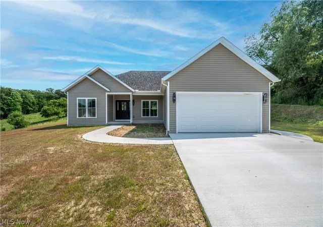 Homes for sale in East Palestine, OH | 135 Hillside Dr, East Palestine, OH 44413 | MLS# 5228391