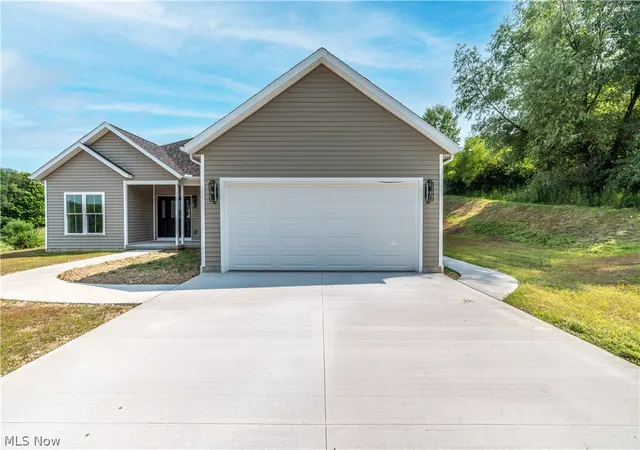 Homes for sale in East Palestine, OH | 135 Hillside Dr, East Palestine, OH 44413 | MLS# 5228391