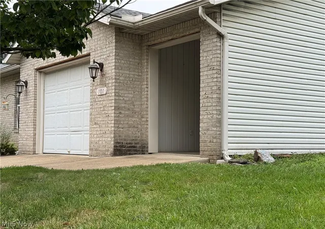 2nd image of 101 Brambly Hedge Dr, Millersburg, OH 44654 | MLS# 5227901