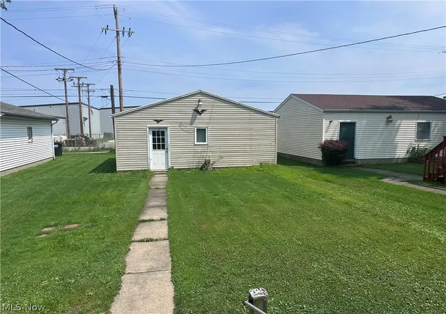 10th image of 456 W New York Ave, Sebring, OH 44672 | MLS# 5228445