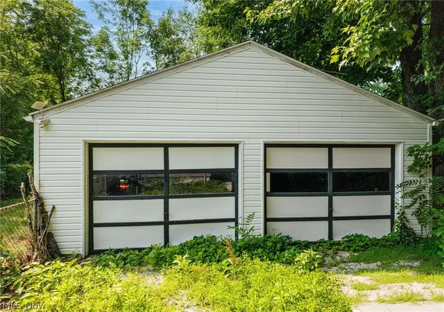 2nd image of 36 W Hiram St, Barberton, OH 44203 | MLS# 5228156