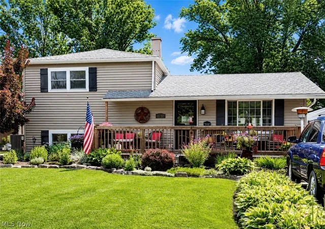 Photo 1 of Single family home for sale at 905 West Dr, Sheffield Lake, OH 44054 | MLS# 5228643 | Listing updated on 2026-07-21