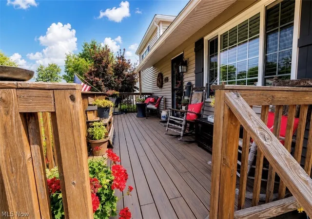 Photo 3 of Single family home for sale at 905 West Dr, Sheffield Lake, OH 44054 | MLS# 5228643 | Listing updated on 2026-07-21