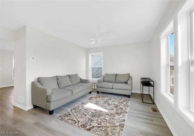 5th image of 1331 Leonora Ave, Akron, OH 44305 | MLS# 5228816
