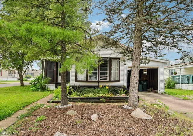 2nd image of 18592 Edwards #220, Doylestown, OH 44230 | MLS# 5223693
