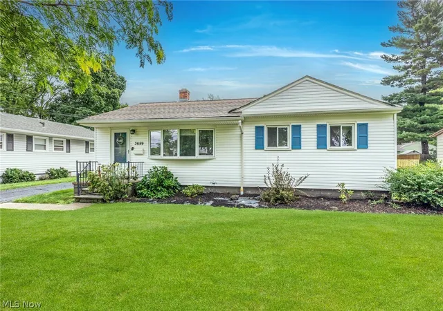 Homes for sale in North Olmsted, OH | 3659 W 232 St, North Olmsted, OH 44070 | MLS# 5228689