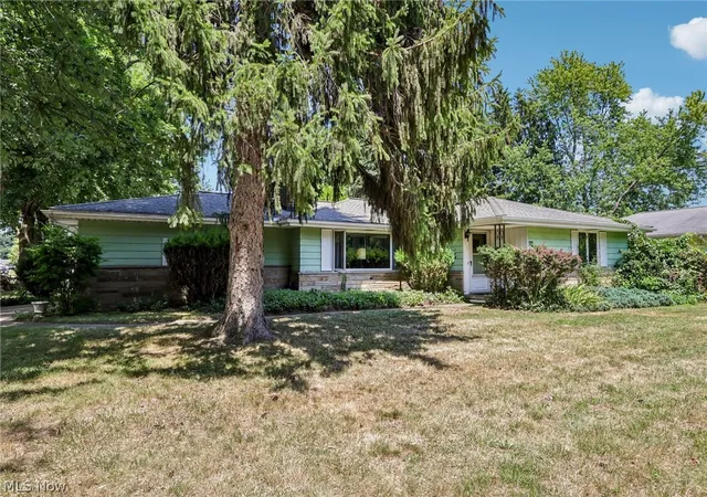 Photo 2 of Sale Pending at 691 Madison Ave, Painesville Twp, OH 44077 | MLS# 5228237 | Listing updated on 2026-08-25