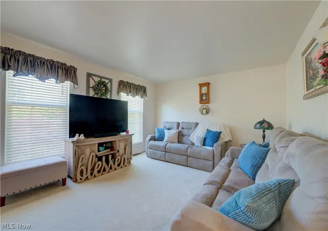 Photo 3 of Single family home for sale at 6008 Conneaut Light Dr, Vermilion, OH 44089 | MLS# 5228833 | Listing updated on 2026-08-28
