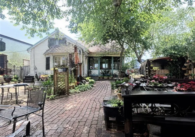1st image of 800 Walsh Ave, Akron, OH 44310 | MLS# 5228821
