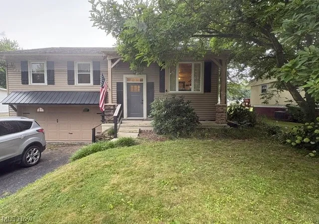 1st image of 7994 Anderson Ave Ne, Warren, OH 44484 | MLS# 5228764