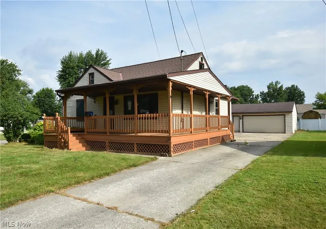 Photo 4 of Single family home for sale at 209 Sipple Ave, Amherst, OH 44001 | MLS# 5227013 | Listing updated on 2026-09-01