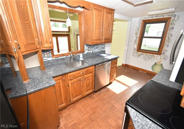 Photo 5 of Single family home for sale at 209 Sipple Ave, Amherst, OH 44001 | MLS# 5227013 | Listing updated on 2026-09-01