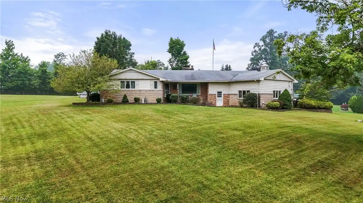 Photo 1 of Single family home for sale at 8060 Sigle Ln, Youngstown, OH 44514 | MLS# 5221866 | Listing updated on 2026-10-15