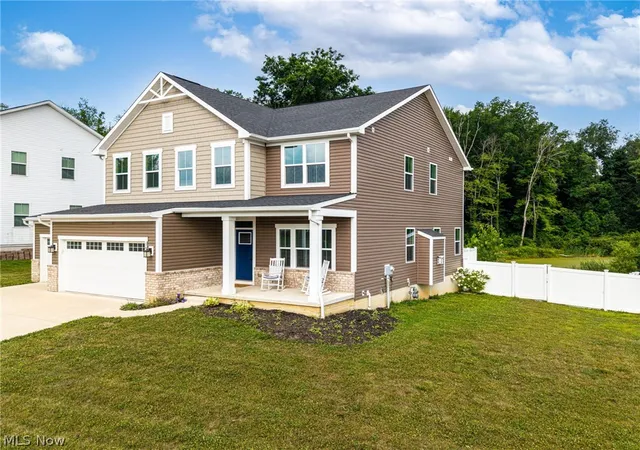 Photo 3 of Single family home for sale at 3945 Old Hickory Ave Nw, Canton, OH 44718 | MLS# 5228405 | Listing updated on 2026-09-16