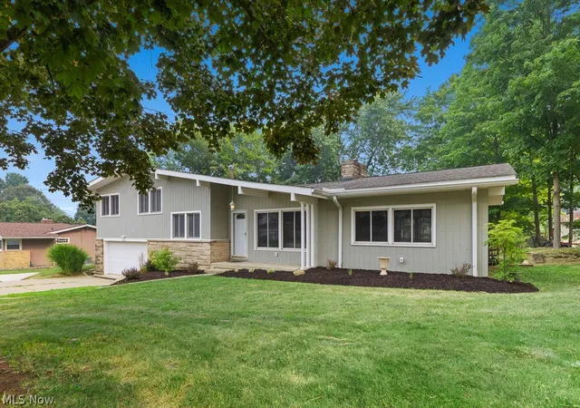 Photo 3 of Single family home for sale at 332 Smith Dr, Tallmadge, OH 44278 | MLS# 5228906 | Listing updated on 2026-07-31