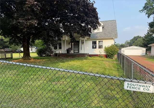 Photo 3 of Single family home for sale at 3843 Dueber Ave SW, Canton, OH 44706 | MLS# 5228919 | Listing updated on 2026-07-19