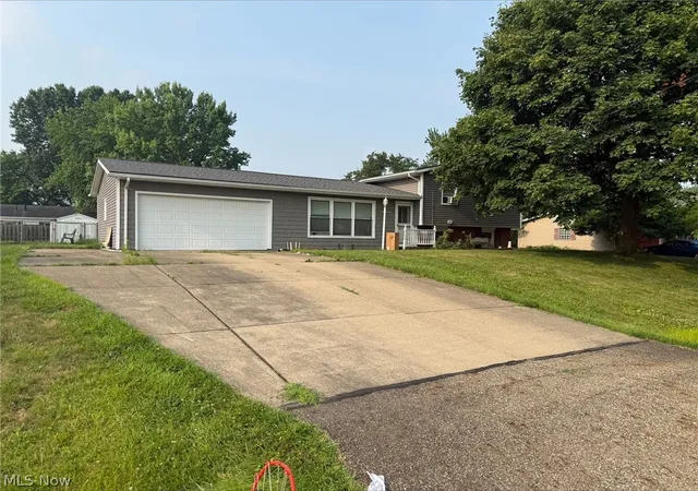 1st image of 5364 Pisces St Sw, Canton, OH 44706 | MLS# 5228922