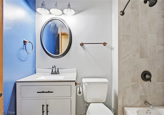 4th image of 8870 N Spring Valley Park Dr, Chagrin Falls, OH 44023 | MLS# 5228929
