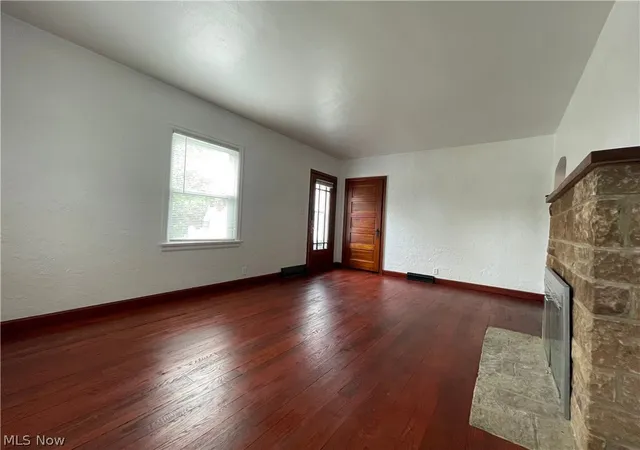 Photo 4 of Single family home for sale at 810 Highland Blvd, Coshocton, OH 43812 | MLS# 5228876 | Listing updated on 2026-08-29