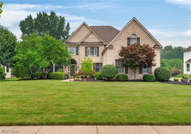 2nd image of 28948 Weybridge Dr, Westlake, OH 44145 | MLS# 5227671