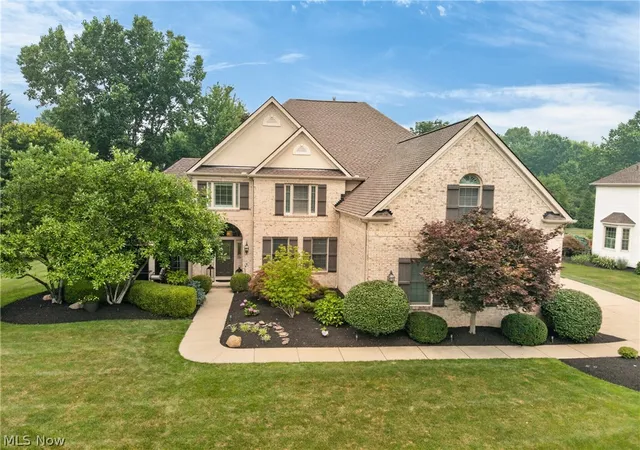 3rd image of 28948 Weybridge Dr, Westlake, OH 44145 | MLS# 5227671
