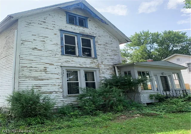 Photo 2 of Single family home for sale at 334 State St, Leetonia, OH 44431 | MLS# 5228212 | Listing updated on 2026-08-28