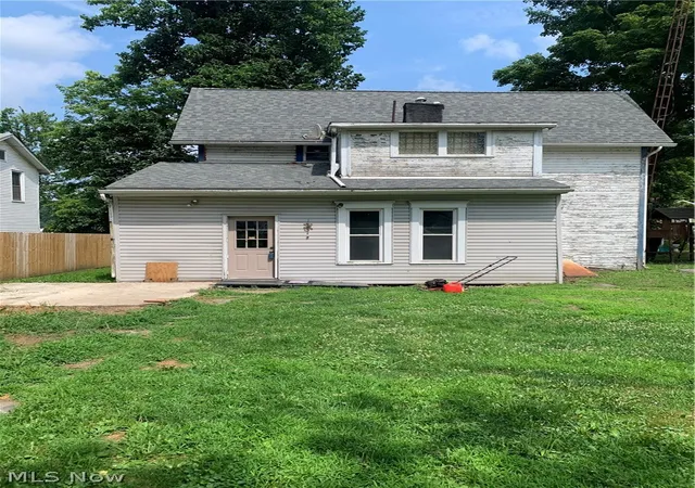 Photo 4 of Single family home for sale at 334 State St, Leetonia, OH 44431 | MLS# 5228212 | Listing updated on 2026-08-28