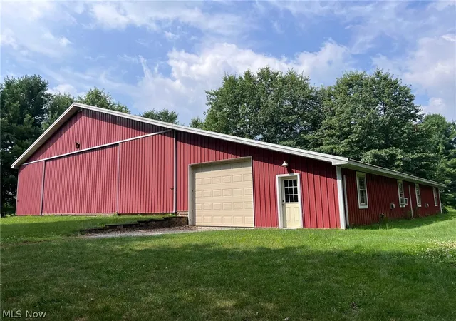 4th image of 36143 Jason Dr, Grafton, OH 44044 | MLS# 5229026