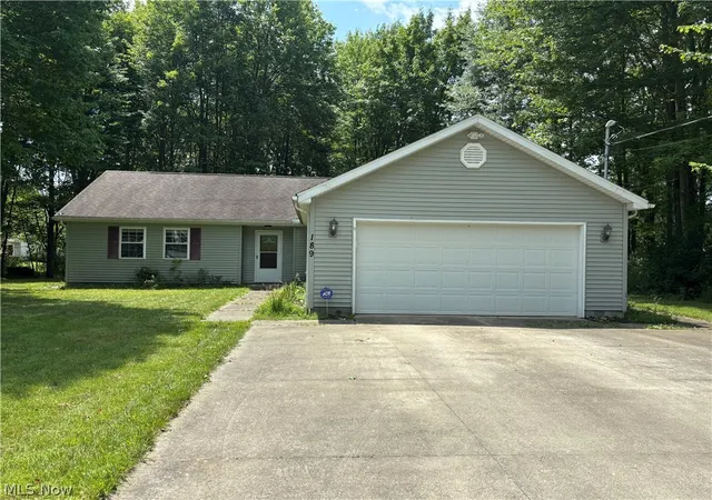 1st image of 189 Ashtabula Pt, Roaming Shores, OH 44084 | MLS# 5229017