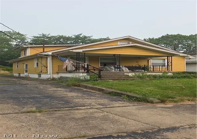Homes for sale in Youngstown, OH | 869 Sunshine Ave, Youngstown, OH 44505 | MLS# 5229053