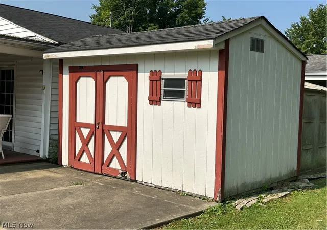 Photo 5 of Sale Pending at 158 Jones St, Wellington, OH 44090 | MLS# 5228244 | Listing updated on 2026-07-23