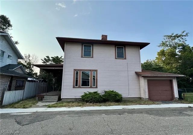 1st image of 814 Grandview Ave, Coshocton, OH 43812 | MLS# 5228980