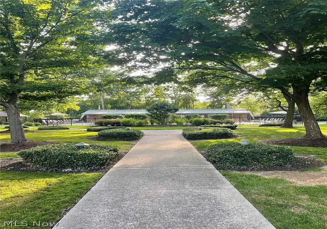 2nd image of 2112 Acacia Park Dr, Lyndhurst, OH 44124