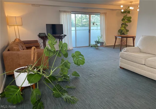 4th image of 2112 Acacia Park Dr #323, Lyndhurst, OH 44124 | MLS# 5228974