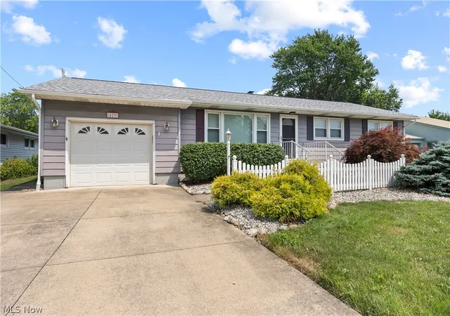 Homes for sale in Vermilion, OH | 429 Morton Rd, Vermilion, OH 44089 | MLS# 5227095