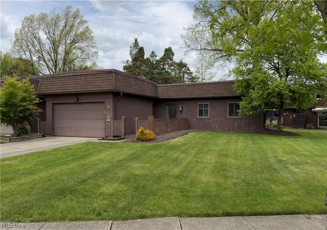 3rd image of 19224 Idlewood Trl, Strongsville, OH 44149 | MLS# 5229187