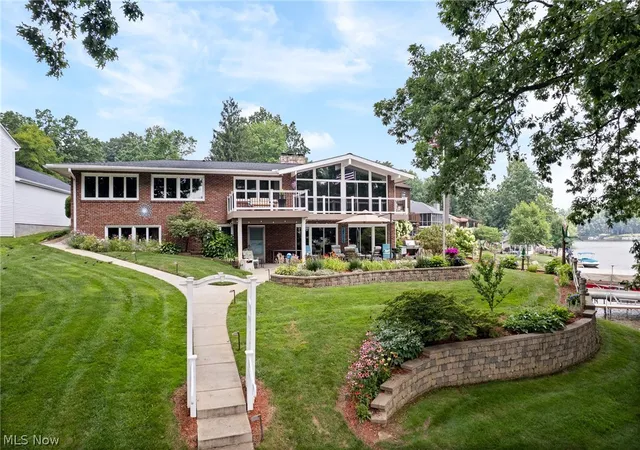 1st image of 114 Lake Front Dr, Green, OH 44319 | MLS# 5226580