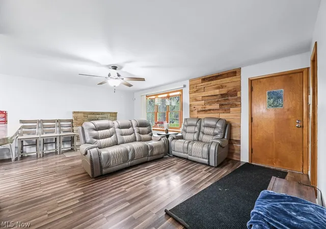 Photo 3 of Single family home for sale at 306 E Beech St, Alliance, OH 44601 | MLS# 5229113 | Listing updated on 2026-09-01