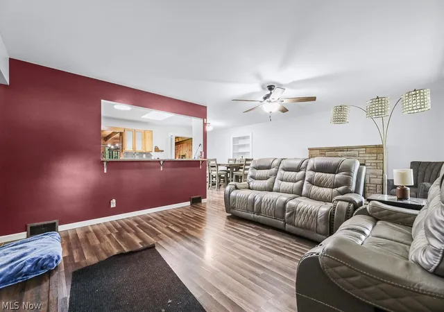Photo 4 of Single family home for sale at 306 E Beech St, Alliance, OH 44601 | MLS# 5229113 | Listing updated on 2026-09-01