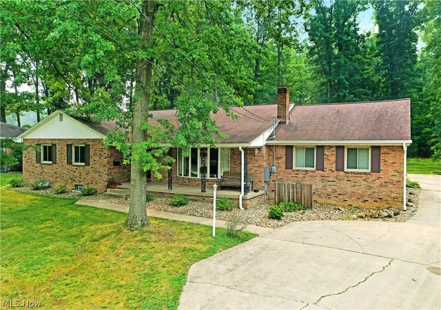 2nd image of 750 Blueberry Hill Dr, Canfield, OH 44406 | MLS# 5227826